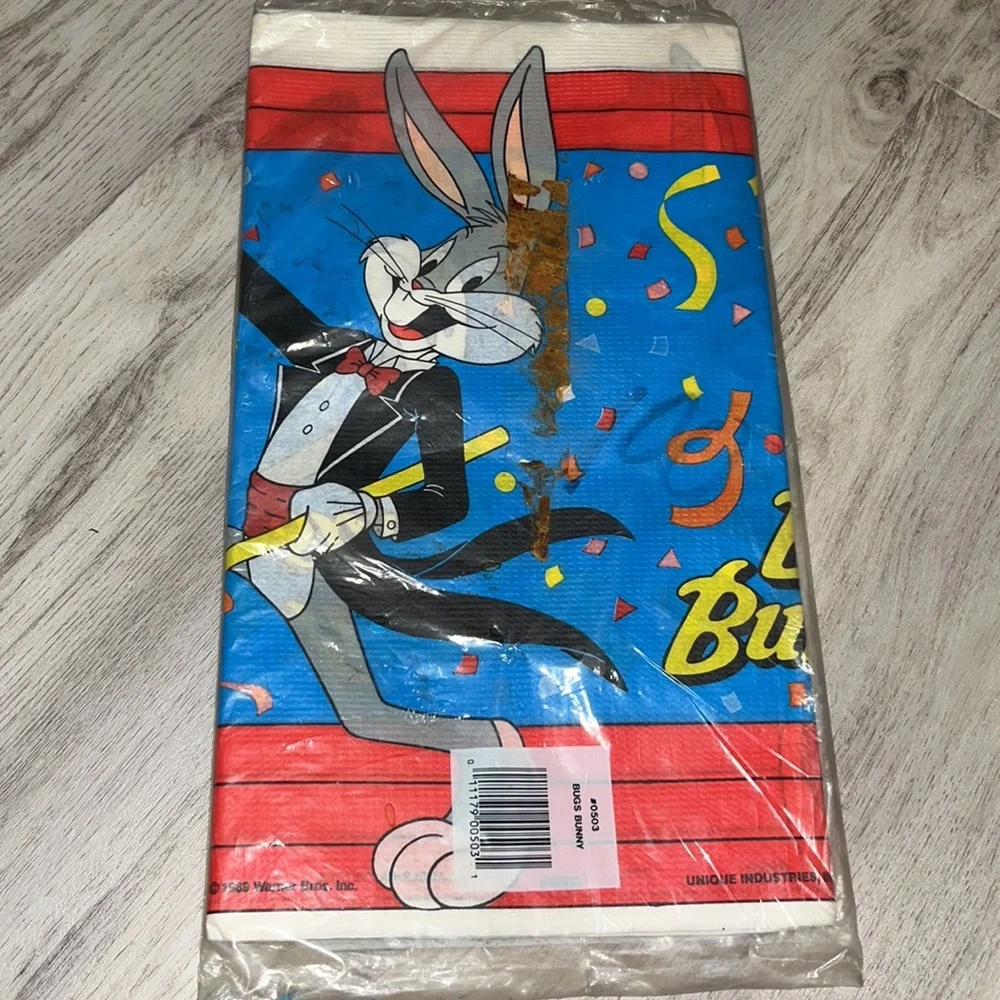 Vintage Unique Paper Tablecover 1989 Bugs Bunny Warner Brothers NWT